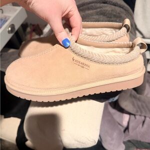 Koolaburra Women's Slip-On Suede Slippers in Tan